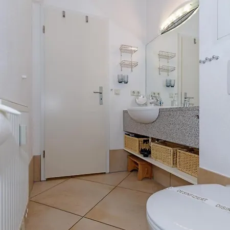 Schone Ferienwohnung In Mit Terrasse * Kuehlungsborn